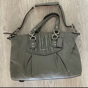 Coach Leather Satchel Handbag Purse Gray G1269-F19425 Womens
14x19x5 inches gra